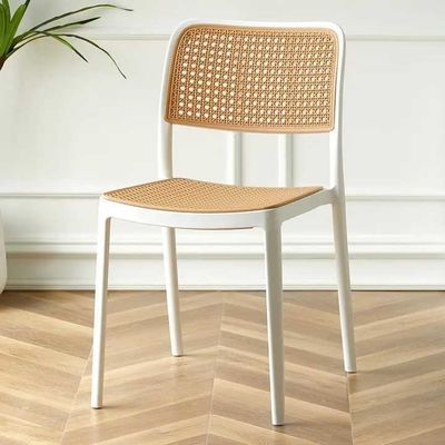 comprar Polípropileno con hoyo trasero sillas de comedor Restaurante sillas de comedor modernas de plástico Fabricación en línea