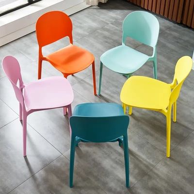 comprar Silla de comedor de dormitorio colourful moderno apilable hecha de plástico PP para la cocina café y restaurante Fabricación en línea