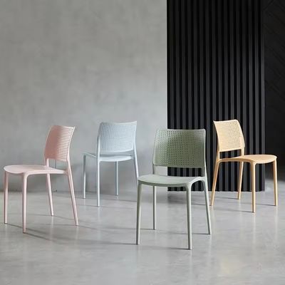 comprar Silla de comedor exterior apilada en colorido material plástico PP para muebles de hogar modernos W41.5*L55*H79 *SH45.5cm Fabricación en línea