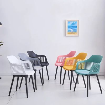 comprar Sillones de plástico de color azul naranja para comedor Apartamento Sillones de plástico para mesa Fabricación en línea