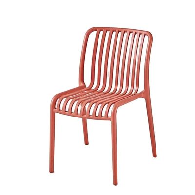 comprar En el exterior sillas de comedor de hierro forjado sillas de comedor de plástico apilables rojos Fabricación en línea