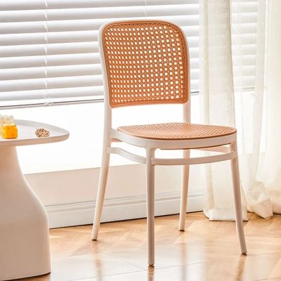 OEM ODM sillas de comedor de vidrio de plástico sillas de comedor al aire libre de plástico blanco para hotel